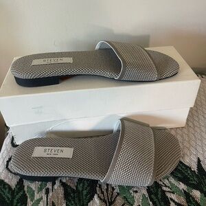 New nib Steve Madden Steven saffira sz 7m sandals $99